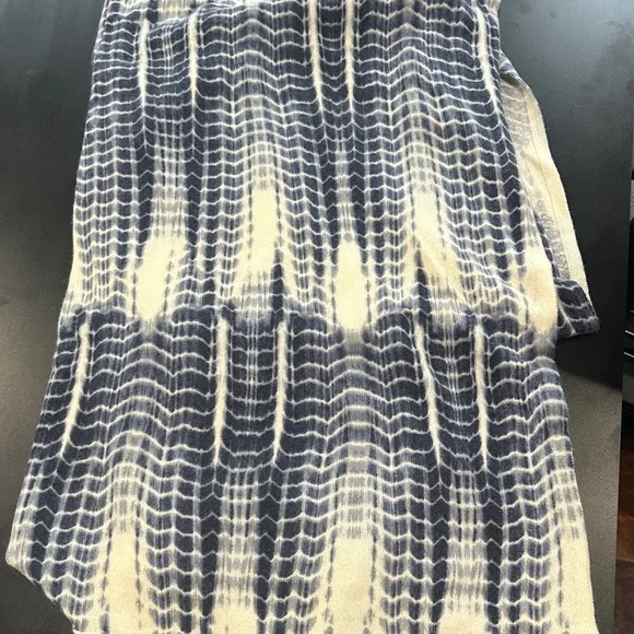 Garnet Hill cashmere wrap, scarf - Picture 1 of 4